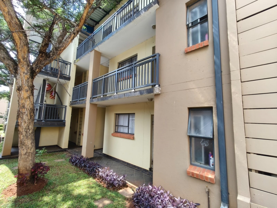 2 Bedroom Property for Sale in Geelhoutpark North West